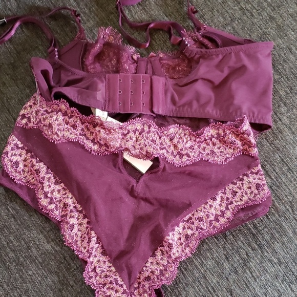 Brand new V.SECRET set beautiful color & lace - Picture 2 of 2